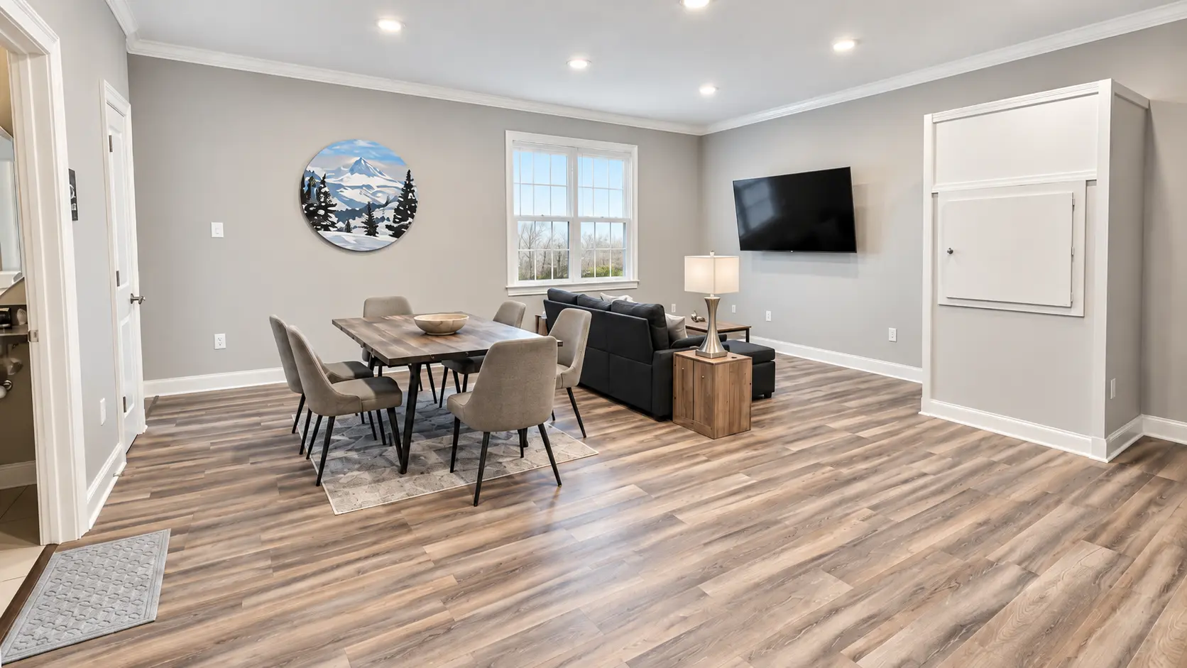 Large Office / apartment suite for rent in Athens GA with open work area